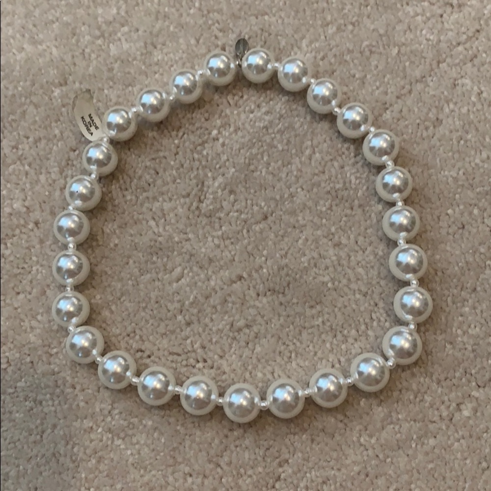 New costume pearl necklace